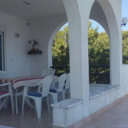 Ranko - 50 M From The Beach Apartment Donji Okrug (Ciovo)